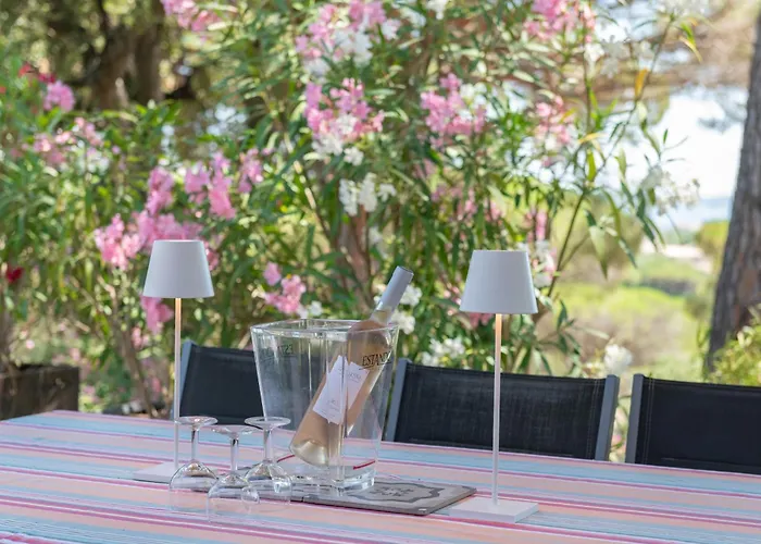 Joli Mazet Clim Vue St Tropez Вилла